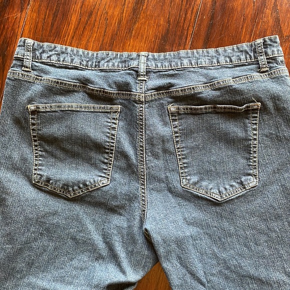 Women’s Jeans - Picture 4 of 6